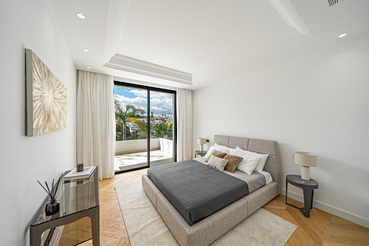 Se vende Villa - Chalet de 5 dormitorios en Costa Del Sol, Málaga, España
