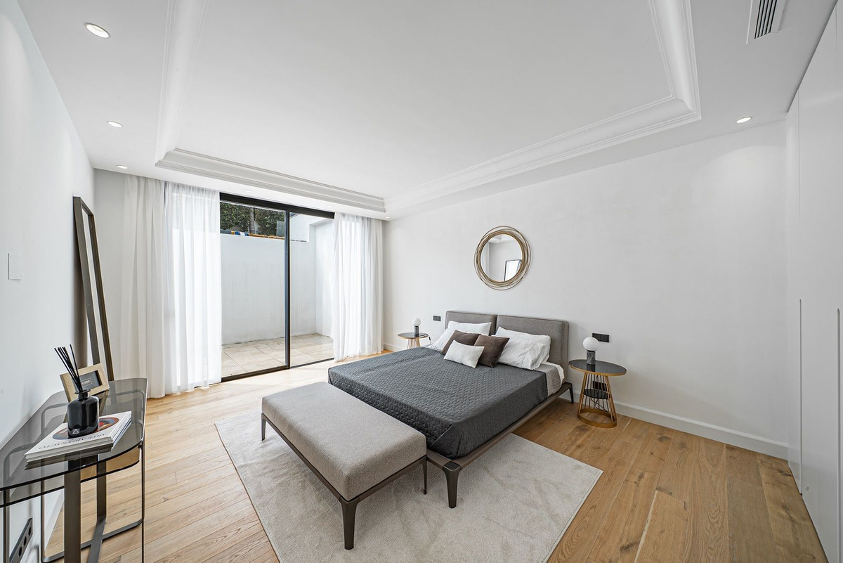 Se vende Villa - Chalet de 5 dormitorios en Costa Del Sol, Málaga, España