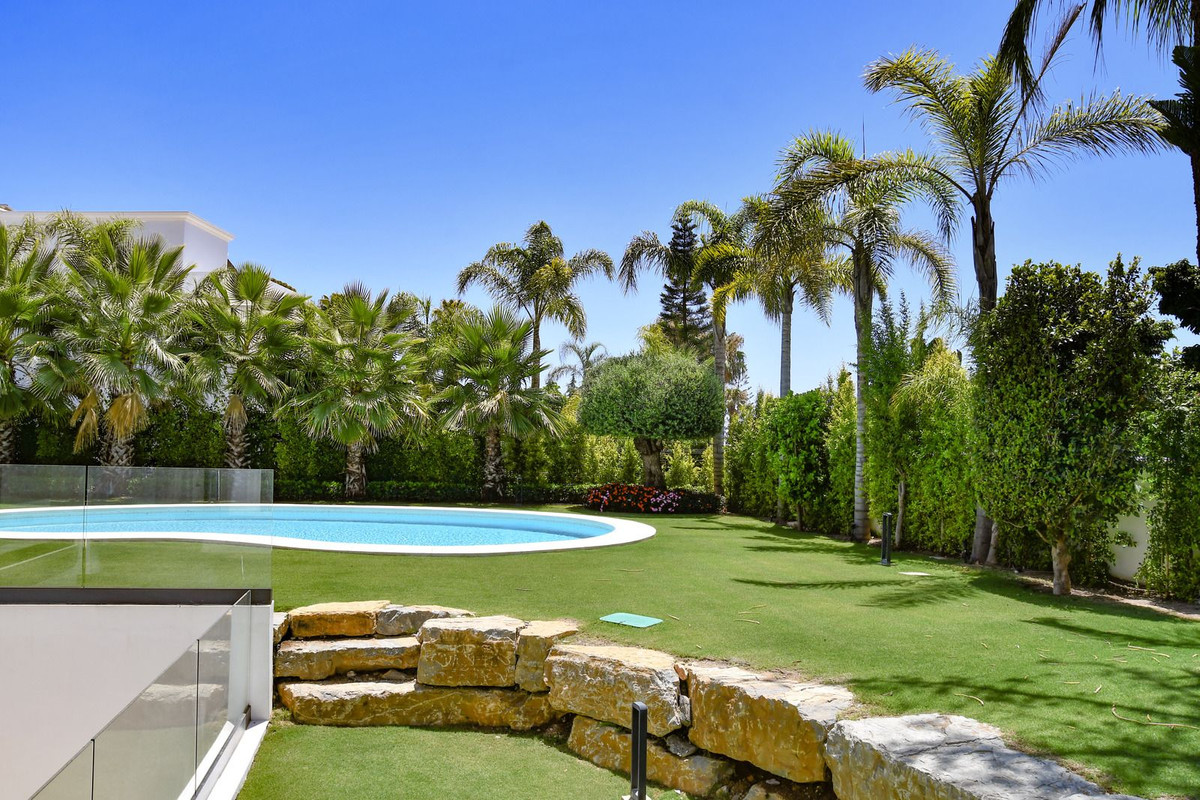Se vende Villa - Chalet de 5 dormitorios en Costa Del Sol, Málaga, España