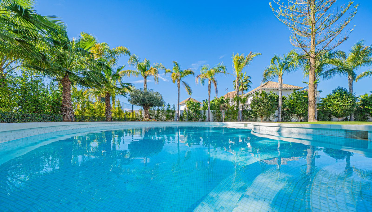 Se vende Villa - Chalet de 5 dormitorios en Costa Del Sol, Málaga, España
