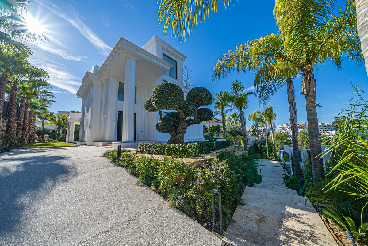 Se vende Villa - Chalet de 5 dormitorios en Costa Del Sol, Málaga, España