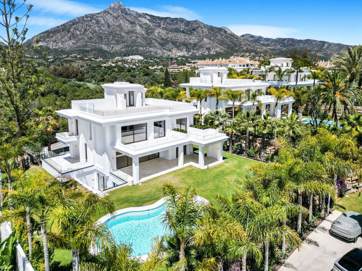 Se vende Villa - Chalet de 5 dormitorios en Costa Del Sol, Málaga, España