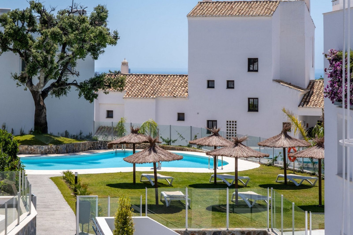 3 Bed Apartment for sale in Altos De Los Monteros Costa Del Sol, Málaga, Spain