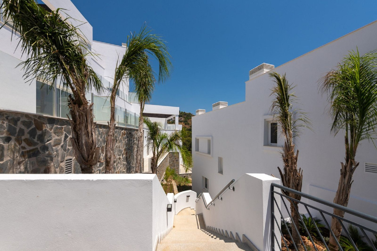 3 Bed Apartment for sale in Altos De Los Monteros Costa Del Sol, Málaga, Spain