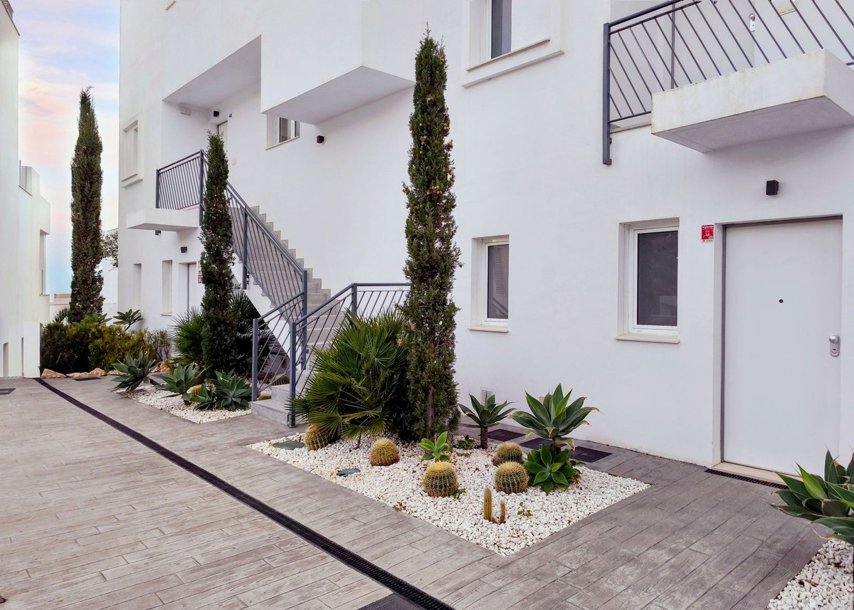 3 Bed Apartment for sale in Altos De Los Monteros Costa Del Sol, Málaga, Spain