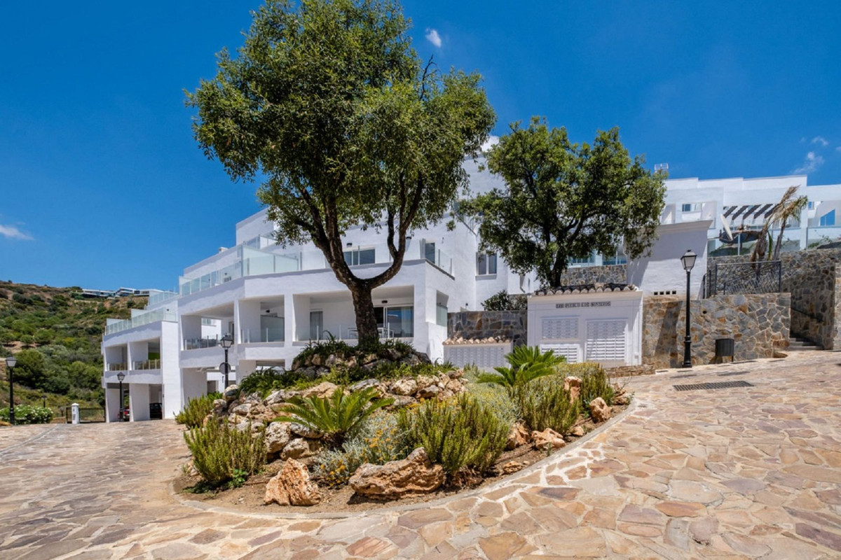 3 Bed Apartment for sale in Altos De Los Monteros Costa Del Sol, Málaga, Spain
