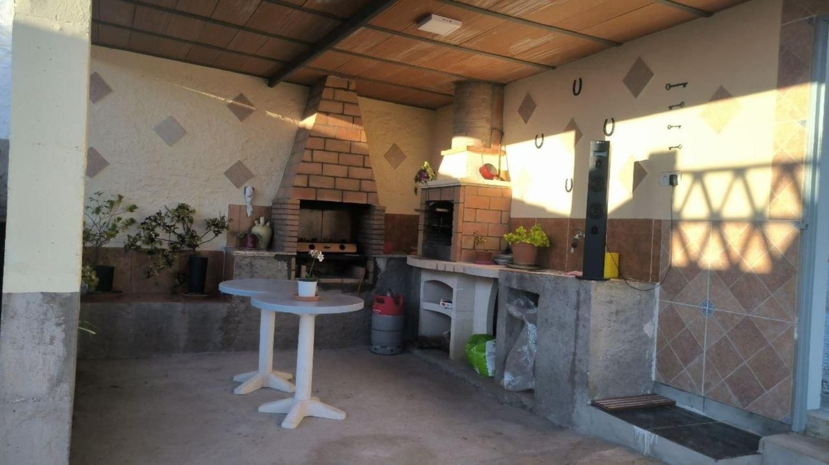 4 Bed Townhouse for sale in Gibralgalia Costa Del Sol, Málaga, Spain