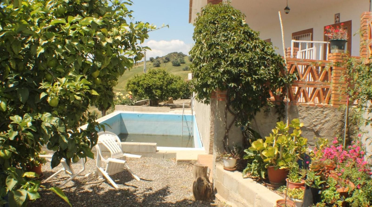 4 Bed Townhouse for sale in Gibralgalia Costa Del Sol, Málaga, Spain