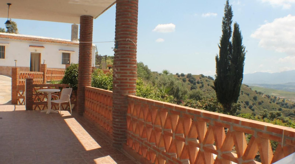 4 Bed Townhouse for sale in Gibralgalia Costa Del Sol, Málaga, Spain