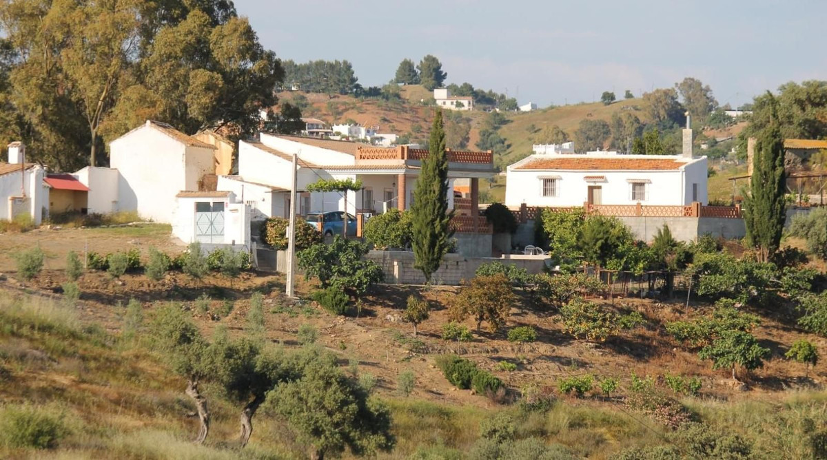 4 Bed Townhouse for sale in Gibralgalia Costa Del Sol, Málaga, Spain