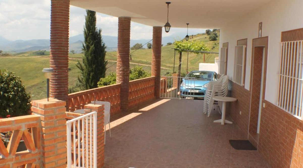4 Bed Townhouse for sale in Gibralgalia Costa Del Sol, Málaga, Spain