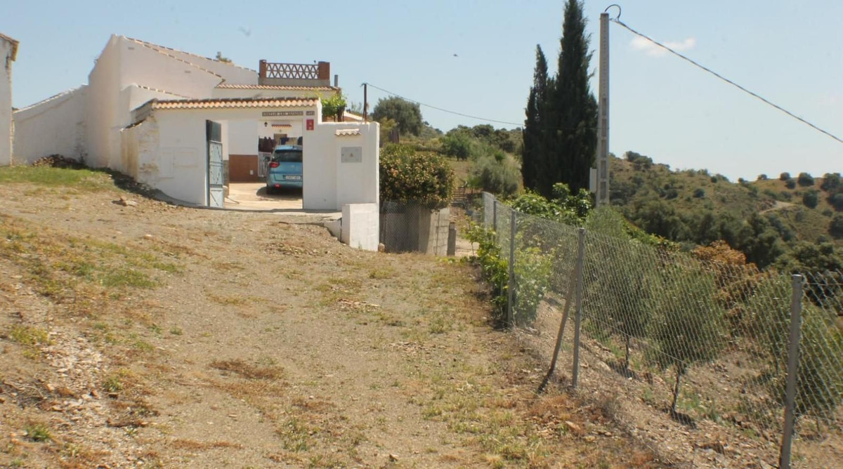 4 Bed Townhouse for sale in Gibralgalia Costa Del Sol, Málaga, Spain