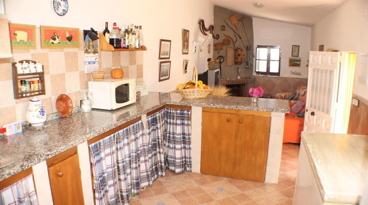 4 Bed Townhouse for sale in Gibralgalia Costa Del Sol, Málaga, Spain