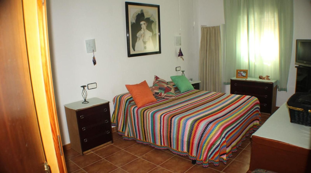 4 Bed Townhouse for sale in Gibralgalia Costa Del Sol, Málaga, Spain