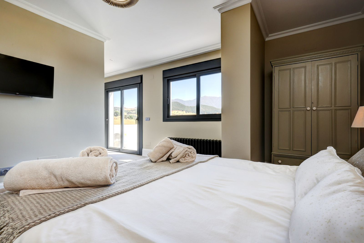 Se vende Villa - Chalet de 4 dormitorios en Costa Del Sol, Málaga, España