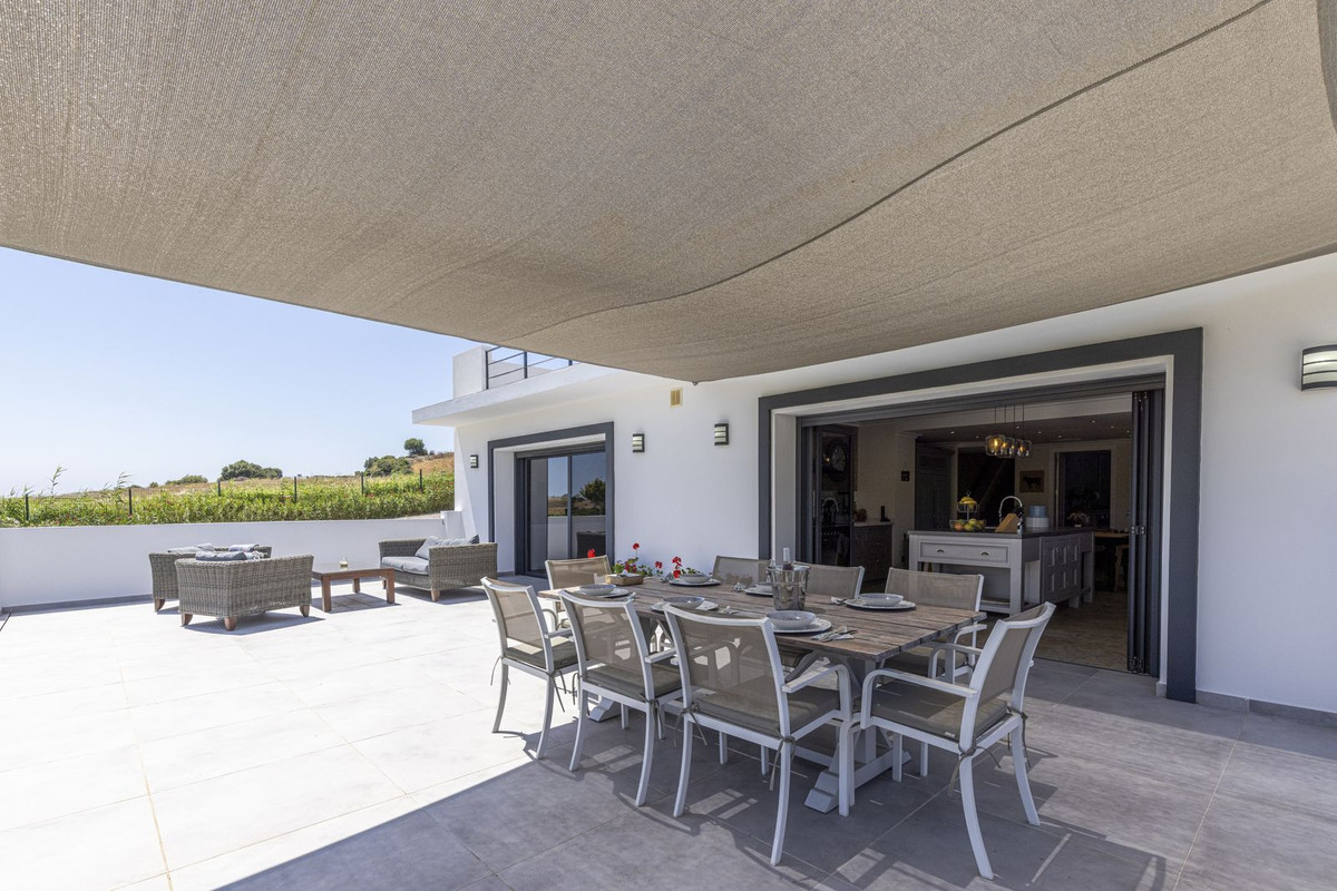 Se vende Villa - Chalet de 4 dormitorios en Costa Del Sol, Málaga, España