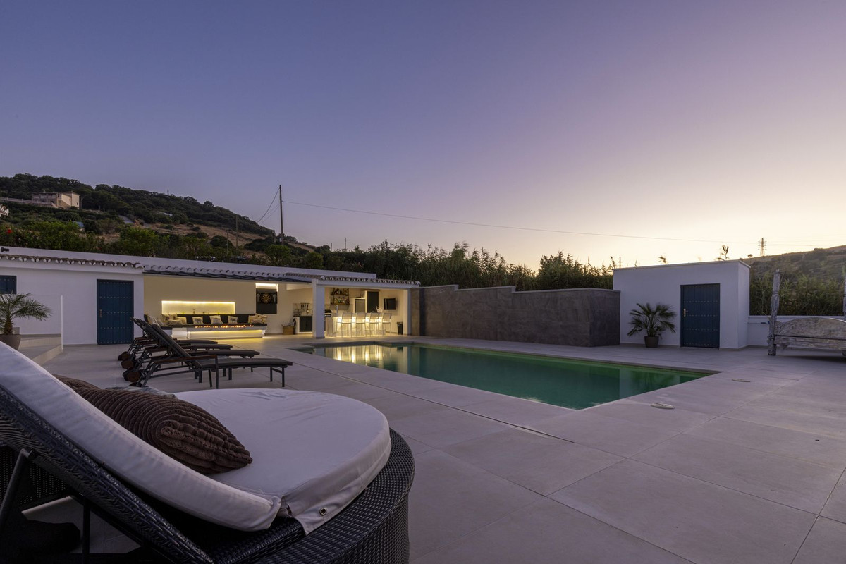 Se vende Villa - Chalet de 4 dormitorios en Costa Del Sol, Málaga, España