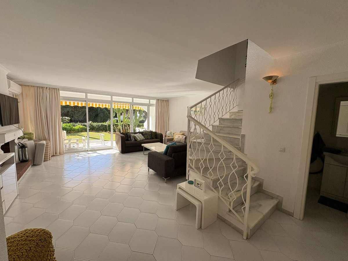 Se vende Pareada de 3 dormitorios en Costa Del Sol, Málaga, España