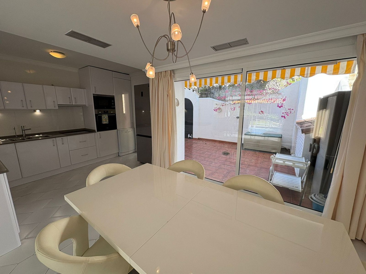 Se vende Pareada de 3 dormitorios en Costa Del Sol, Málaga, España