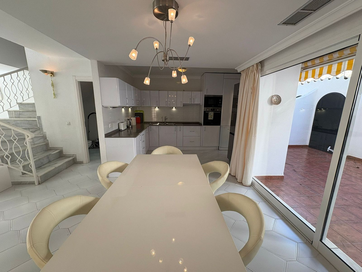 Se vende Pareada de 3 dormitorios en Costa Del Sol, Málaga, España
