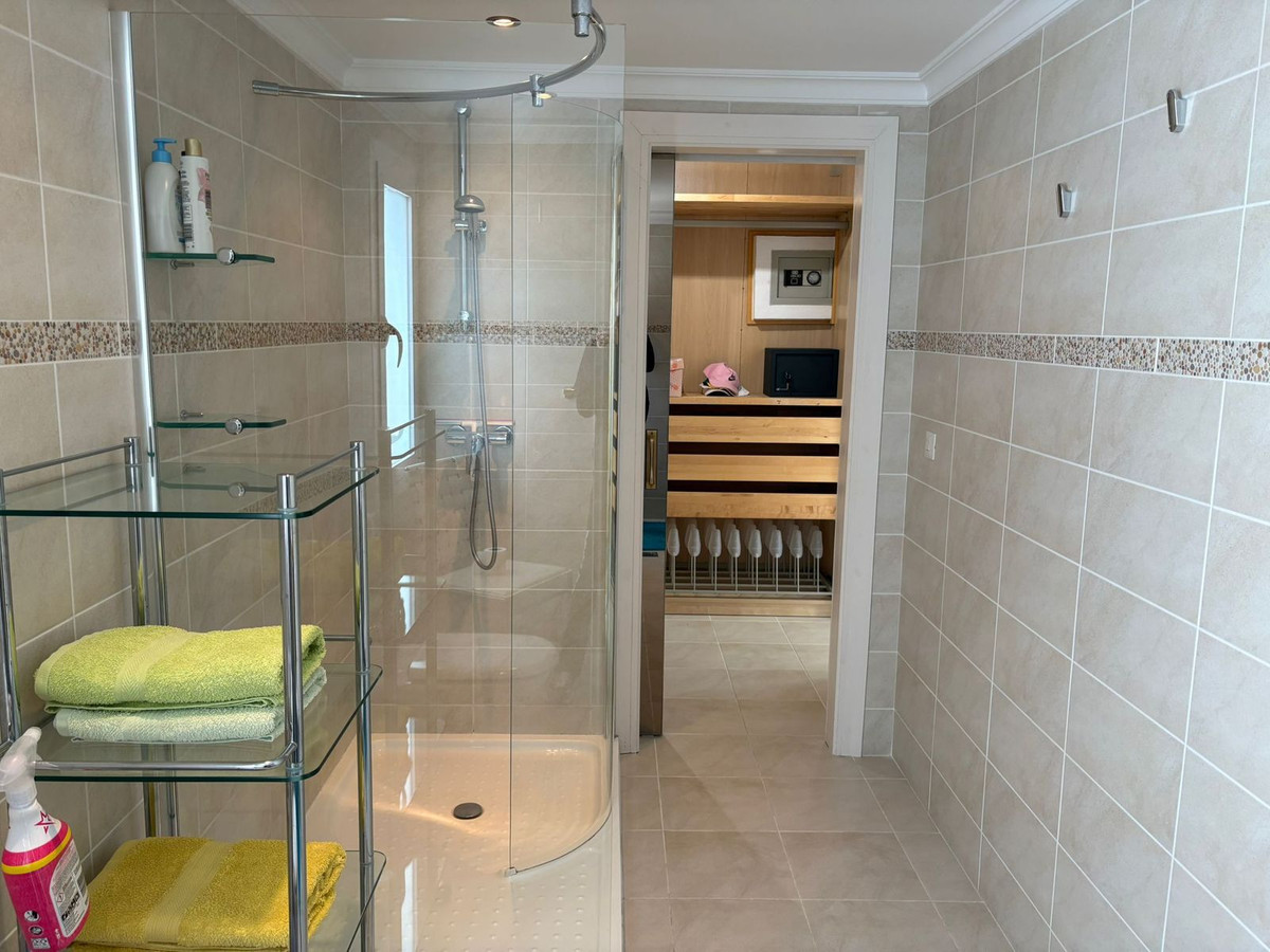 Se vende Pareada de 3 dormitorios en Costa Del Sol, Málaga, España