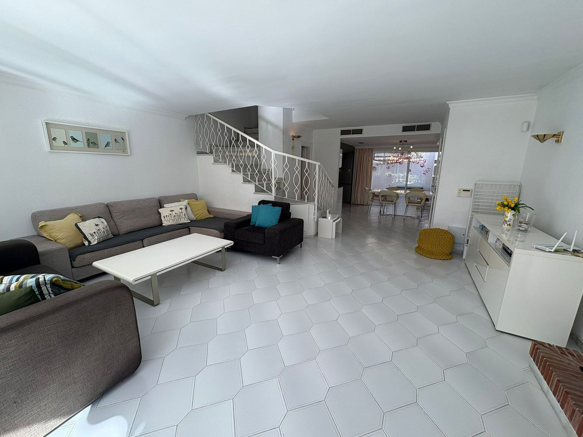 Se vende Pareada de 3 dormitorios en Costa Del Sol, Málaga, España