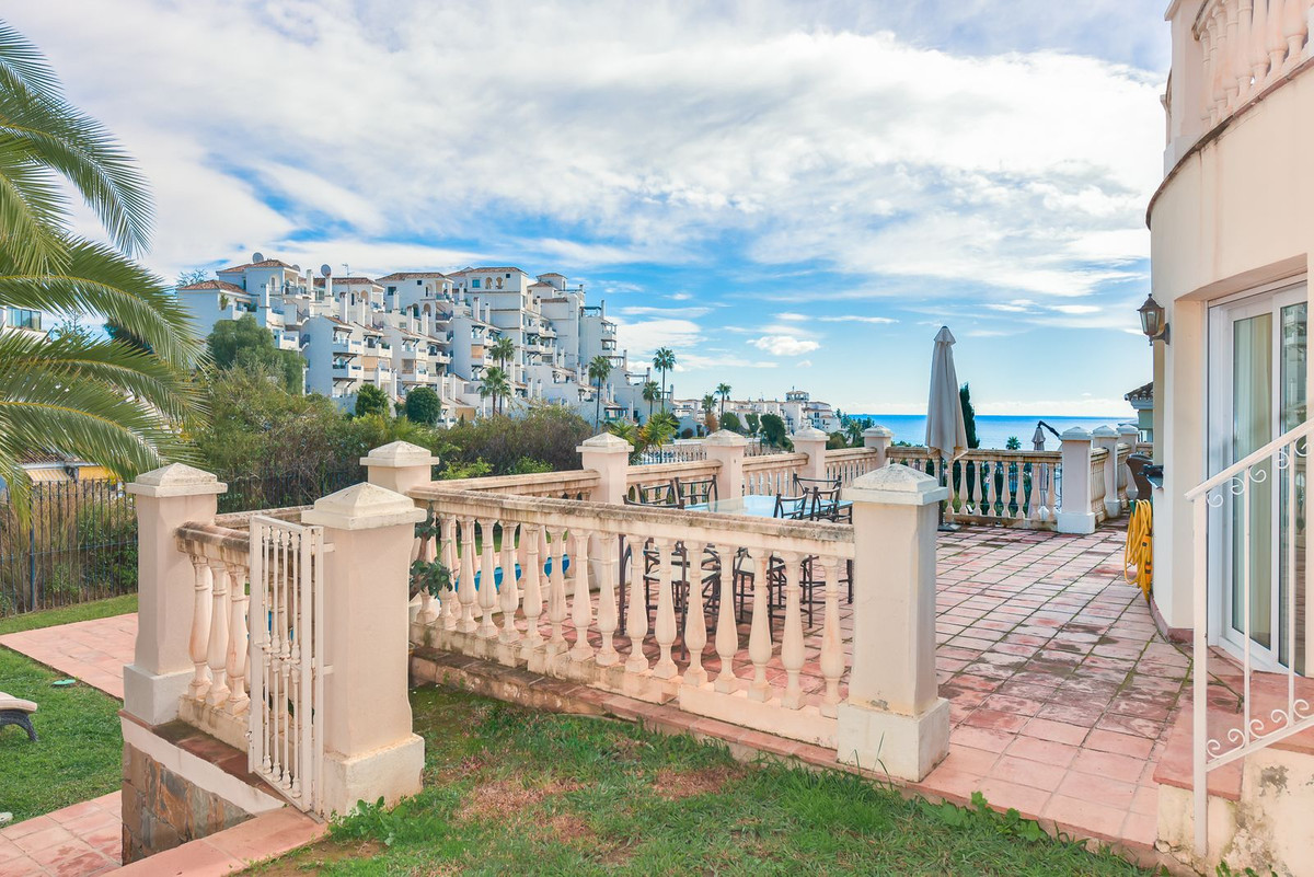 Se vende Villa - Chalet de 3 dormitorios en Costa Del Sol, Málaga, España