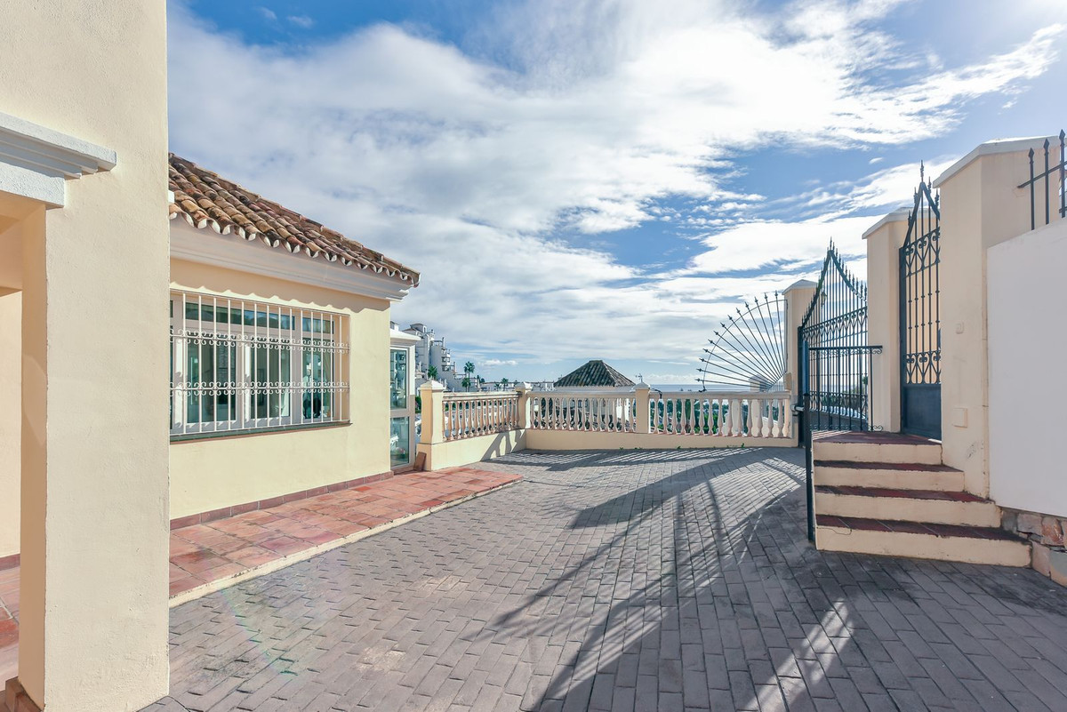 Se vende Villa - Chalet de 3 dormitorios en Costa Del Sol, Málaga, España