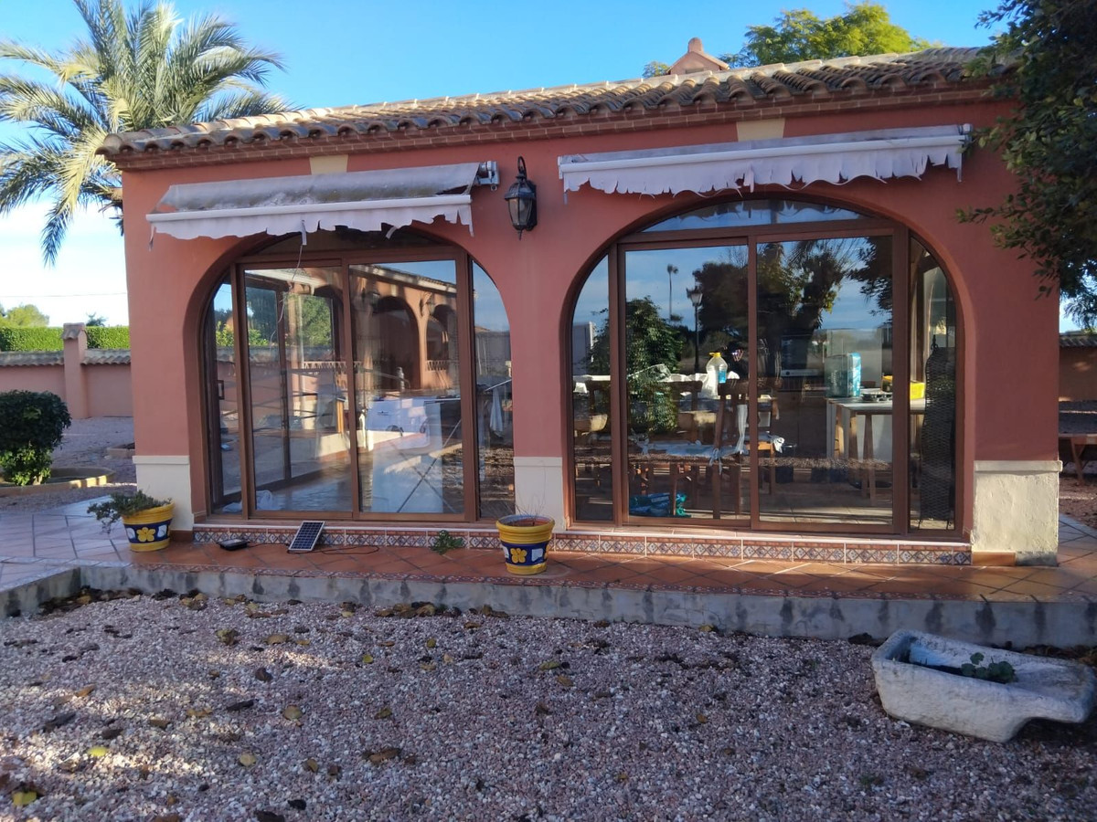Se vende Villa - Chalet de 5 dormitorios en Costa Blanca, Alicante, España
