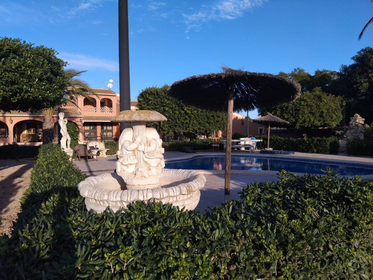 Se vende Villa - Chalet de 5 dormitorios en Costa Blanca, Alicante, España