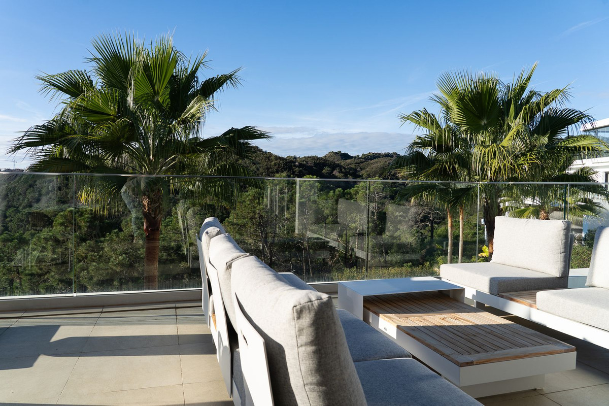 3 Bed Apartment for sale in Estepona Costa Del Sol, Málaga, Spain