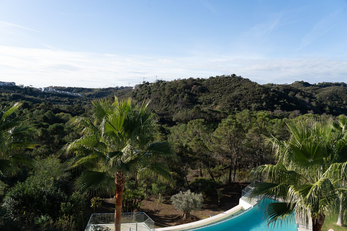 3 Bed Apartment for sale in Estepona Costa Del Sol, Málaga, Spain