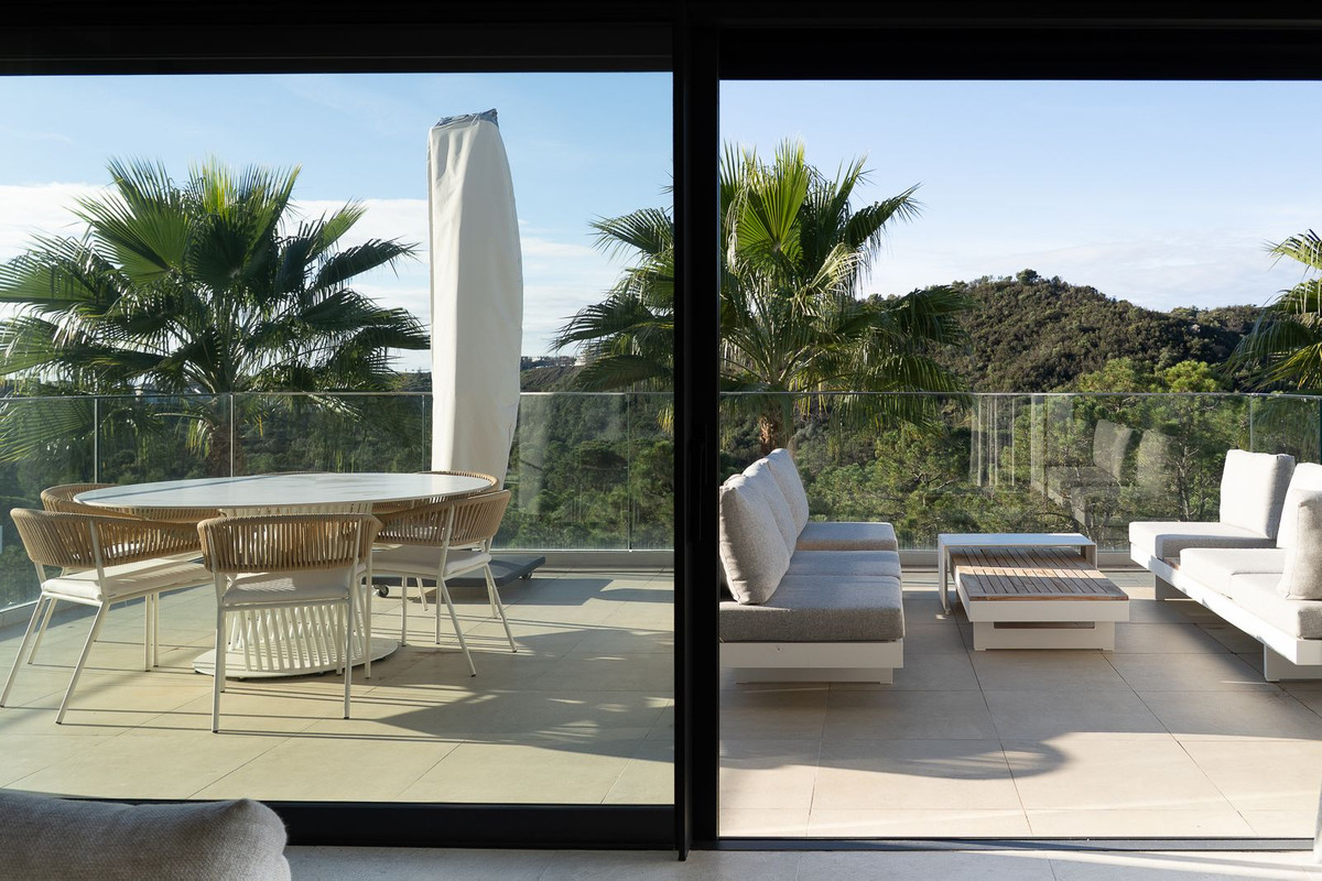 3 Bed Apartment for sale in Estepona Costa Del Sol, Málaga, Spain