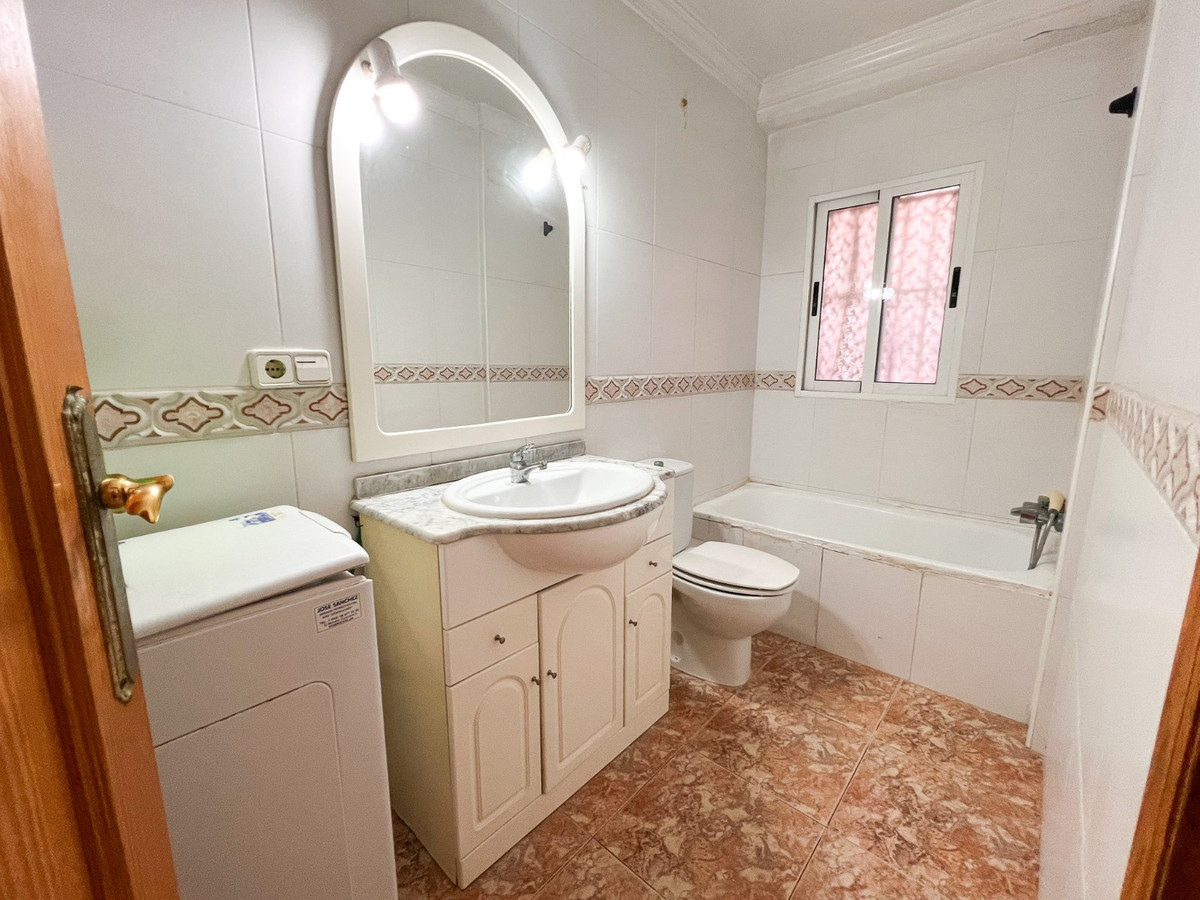 3 Bed Apartment for sale in Guardamar Del Segura Costa Blanca, Alicante, Spain