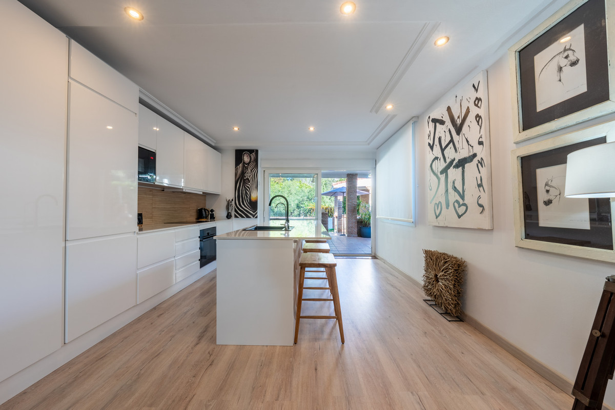 3 Bed Townhouse for sale in Hacienda Las Chapas Costa Del Sol, Málaga, Spain