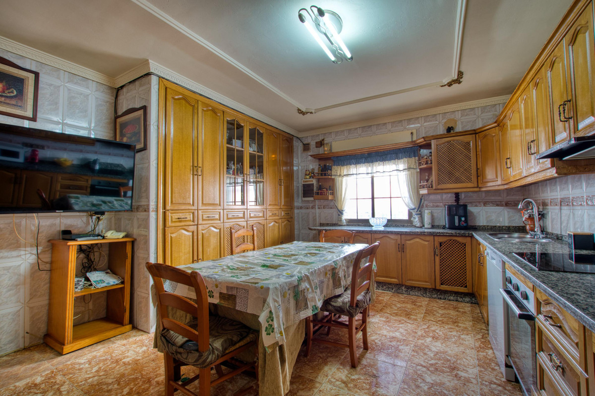 Se vende Villa - Chalet de 4 dormitorios en Costa Del Sol East, Málaga, España