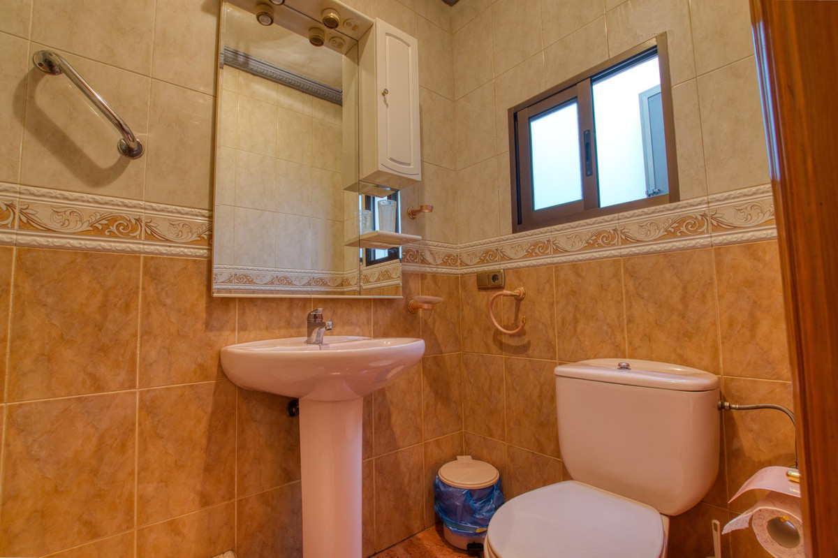 Se vende Villa - Chalet de 4 dormitorios en Costa Del Sol East, Málaga, España