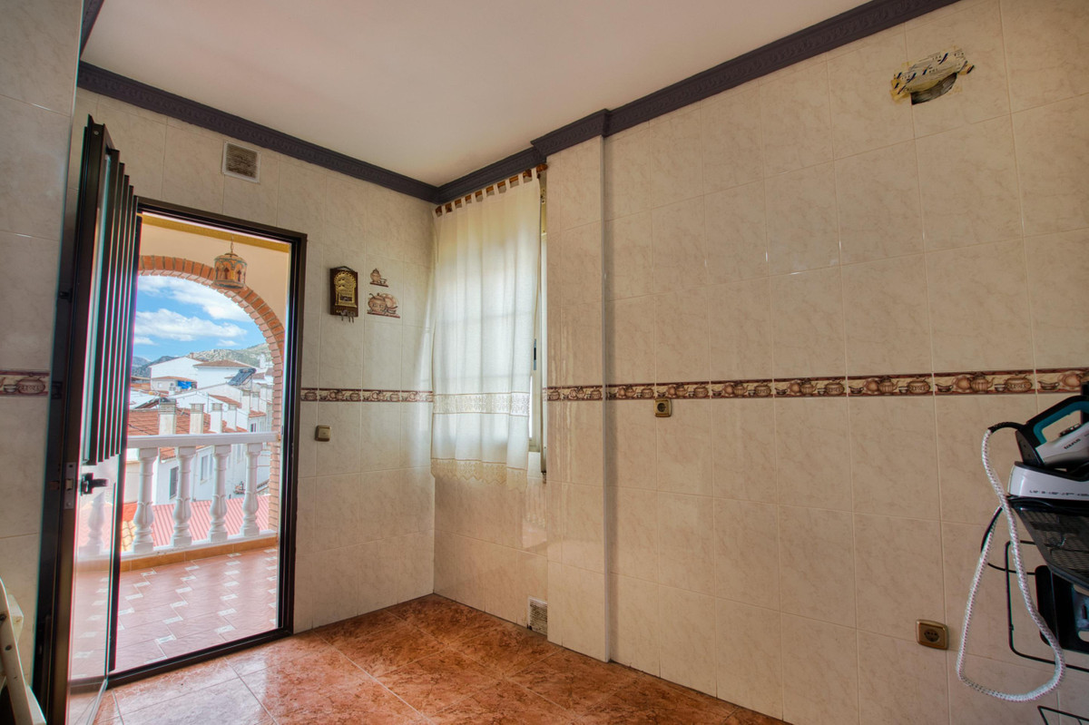 Se vende Villa - Chalet de 4 dormitorios en Costa Del Sol East, Málaga, España