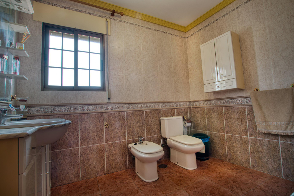 Se vende Villa - Chalet de 4 dormitorios en Costa Del Sol East, Málaga, España
