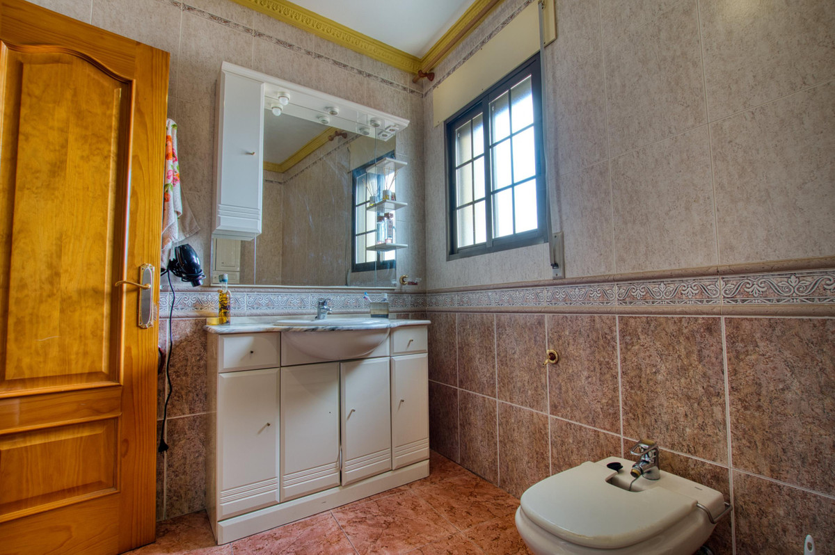 Se vende Villa - Chalet de 4 dormitorios en Costa Del Sol East, Málaga, España