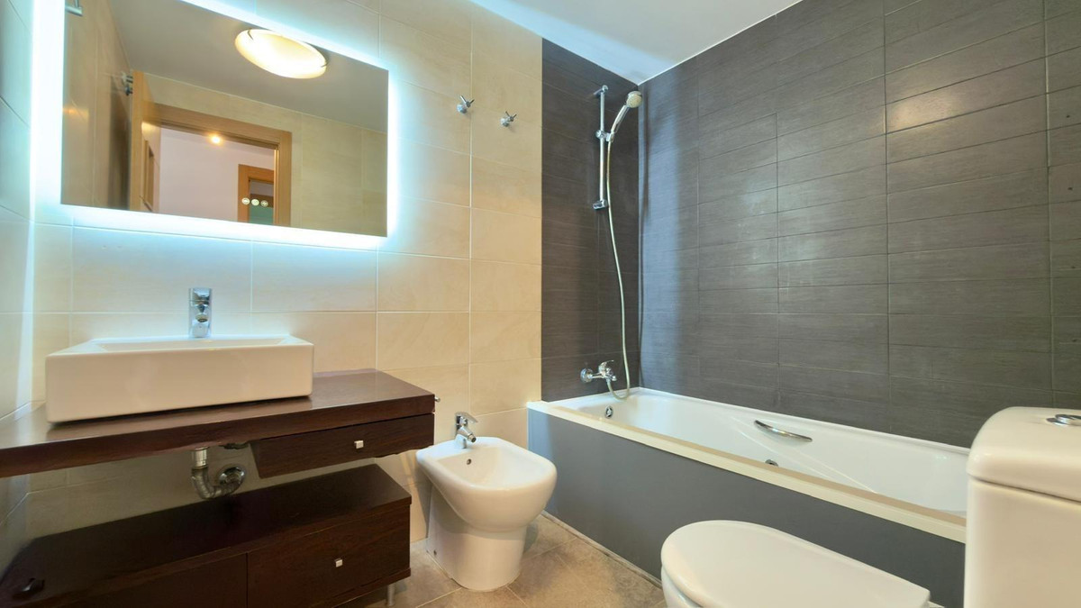 Se vende Apartamento Planta Media de 2 dormitorios en Costa Blanca, Alicante, España