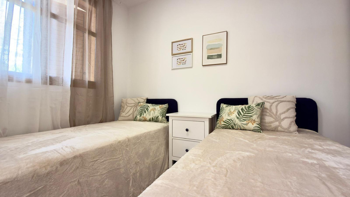 Se vende Apartamento Planta Media de 2 dormitorios en Costa Blanca, Alicante, España
