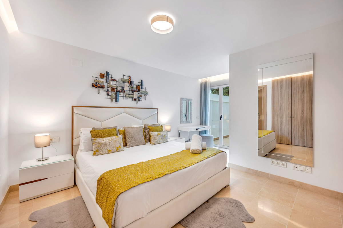 3 Bed Apartment for sale in Puerto Banús Costa Del Sol, Málaga, Spain