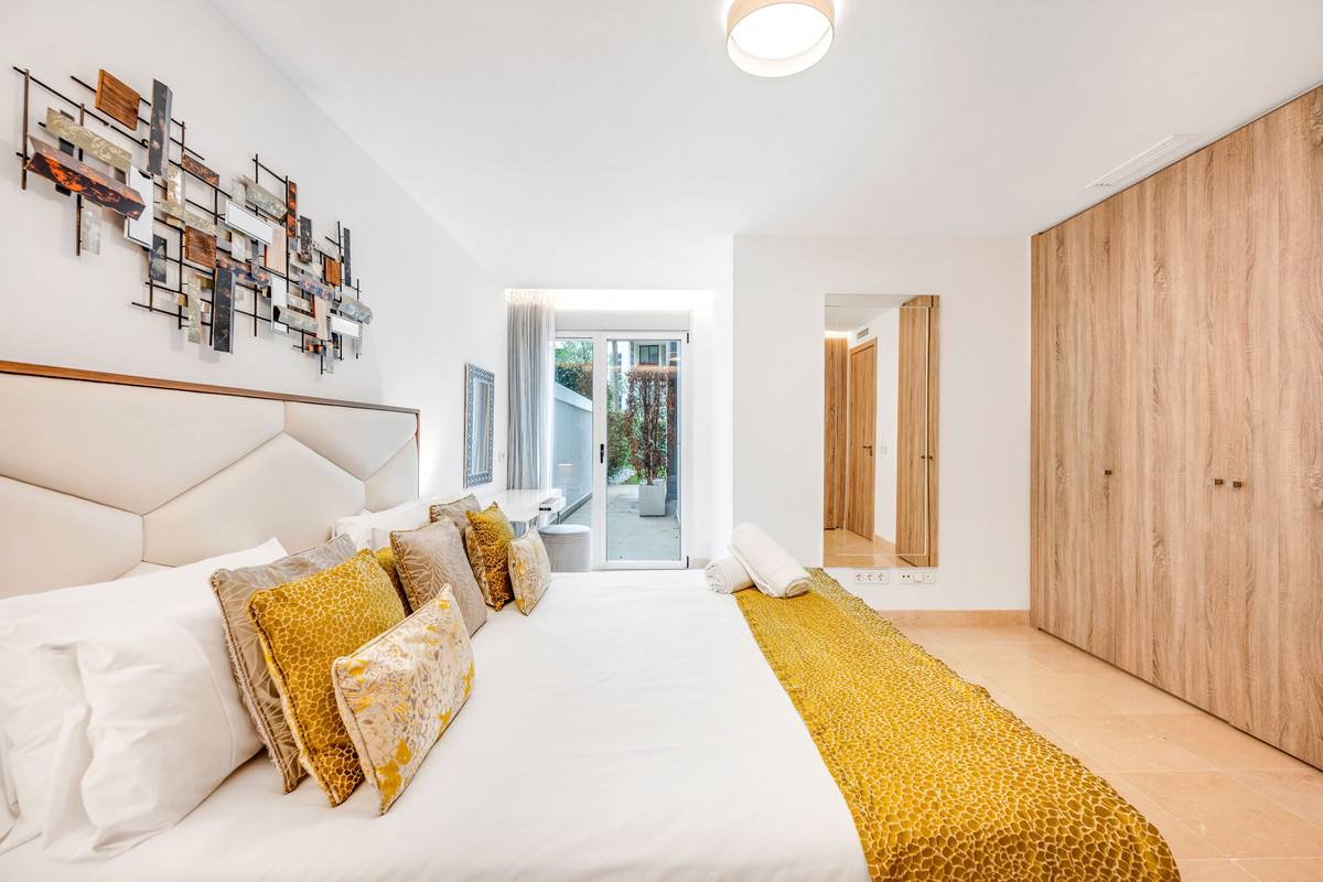 3 Bed Apartment for sale in Puerto Banús Costa Del Sol, Málaga, Spain