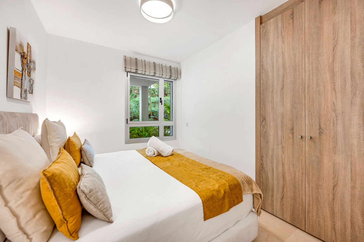 3 Bed Apartment for sale in Puerto Banús Costa Del Sol, Málaga, Spain
