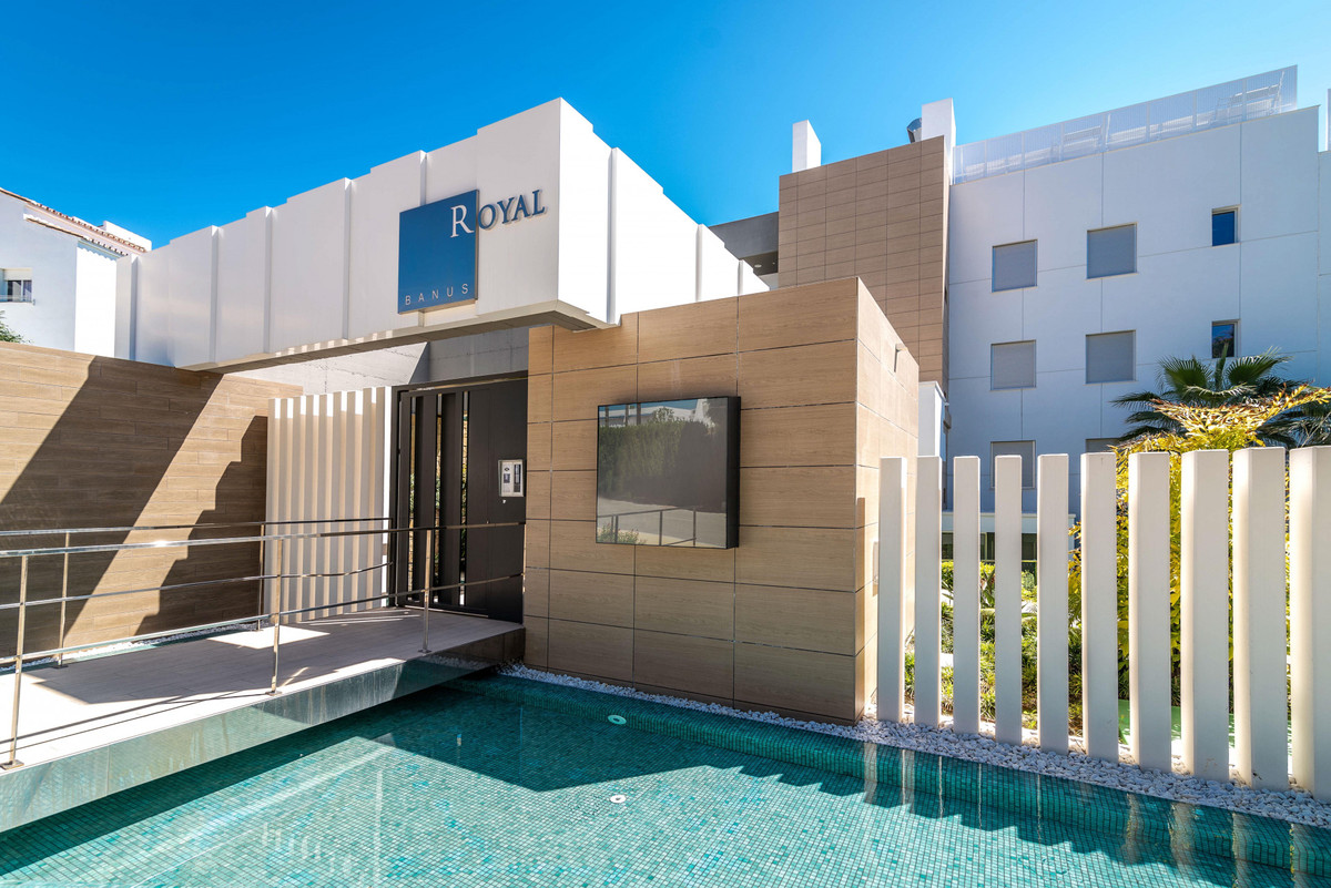3 Bed Apartment for sale in Puerto Banús Costa Del Sol, Málaga, Spain