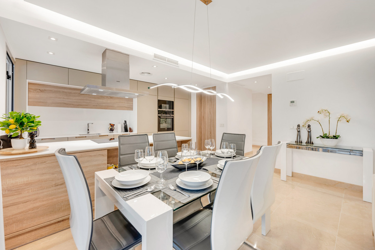 3 Bed Apartment for sale in Puerto Banús Costa Del Sol, Málaga, Spain