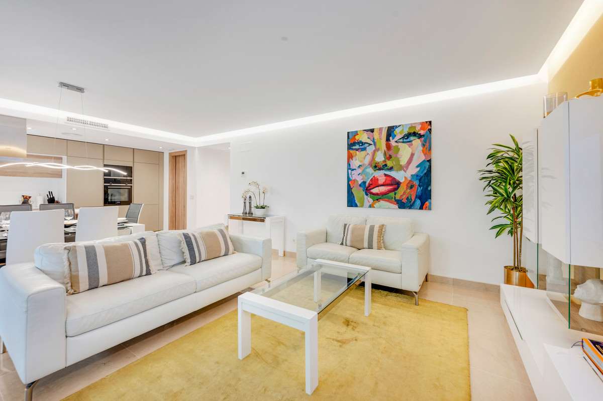3 Bed Apartment for sale in Puerto Banús Costa Del Sol, Málaga, Spain