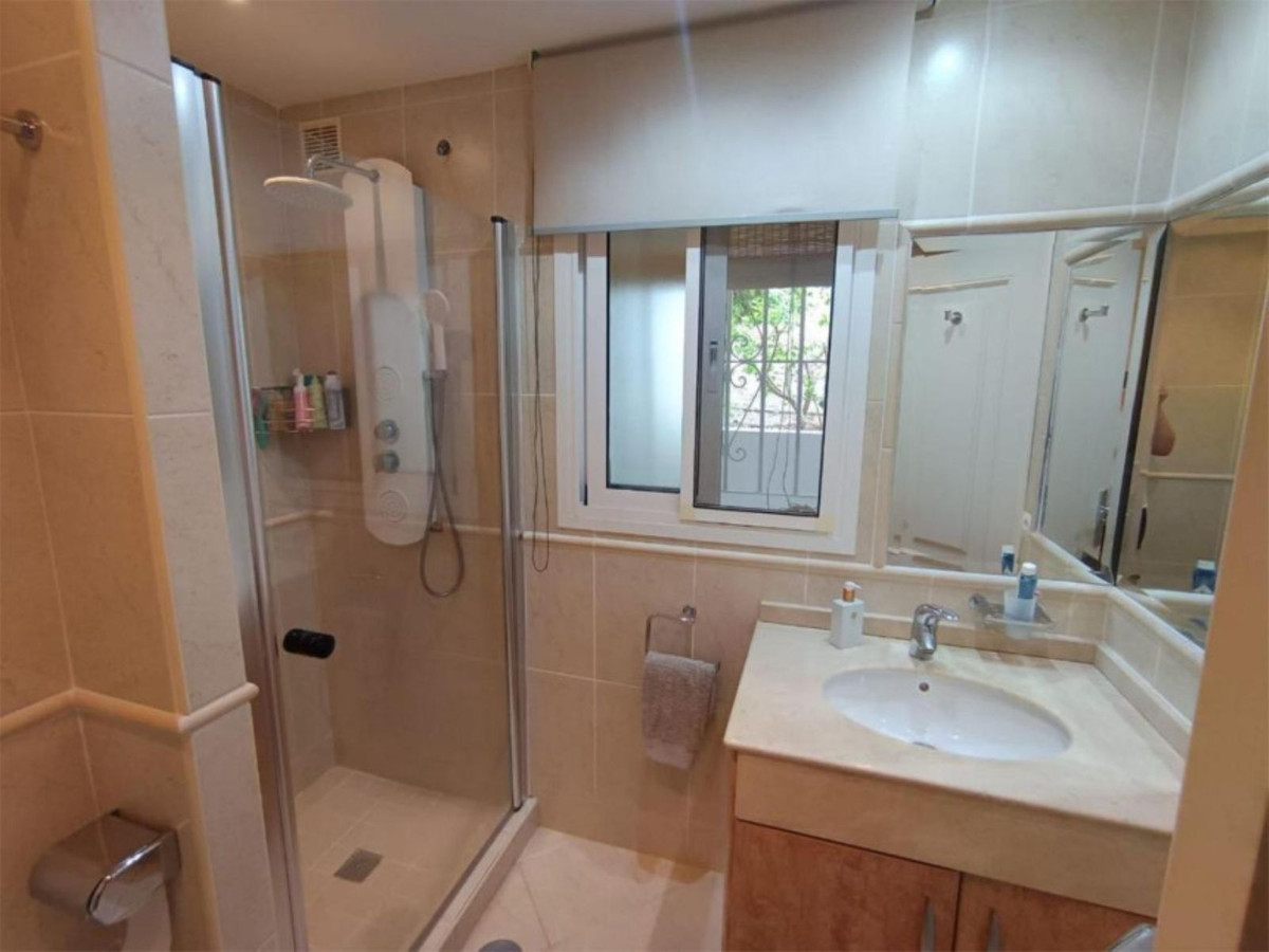 Se vende Apartamento Planta Baja de 2 dormitorios en Costa Del Sol, Málaga, España