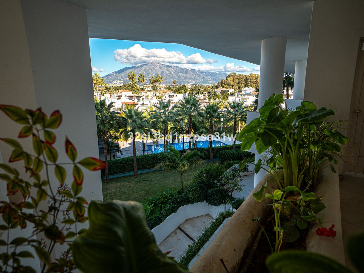 4 Bed Apartment for sale in Guadalmina Baja Costa Del Sol, Málaga, Spain